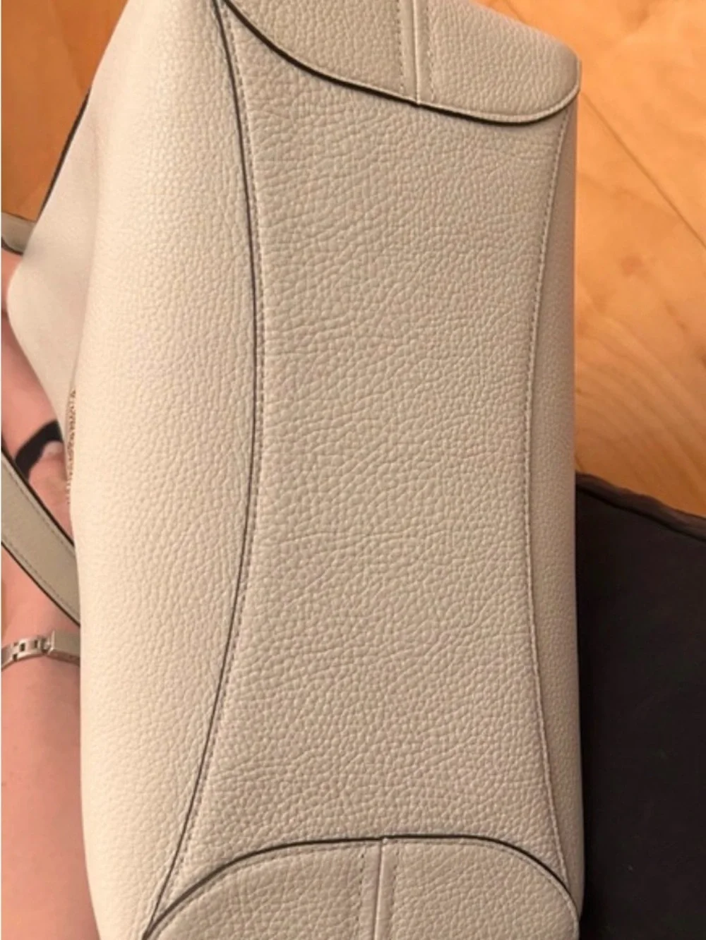 BNWT kate spade Pebbled Leather Shoulder Hobo Bag